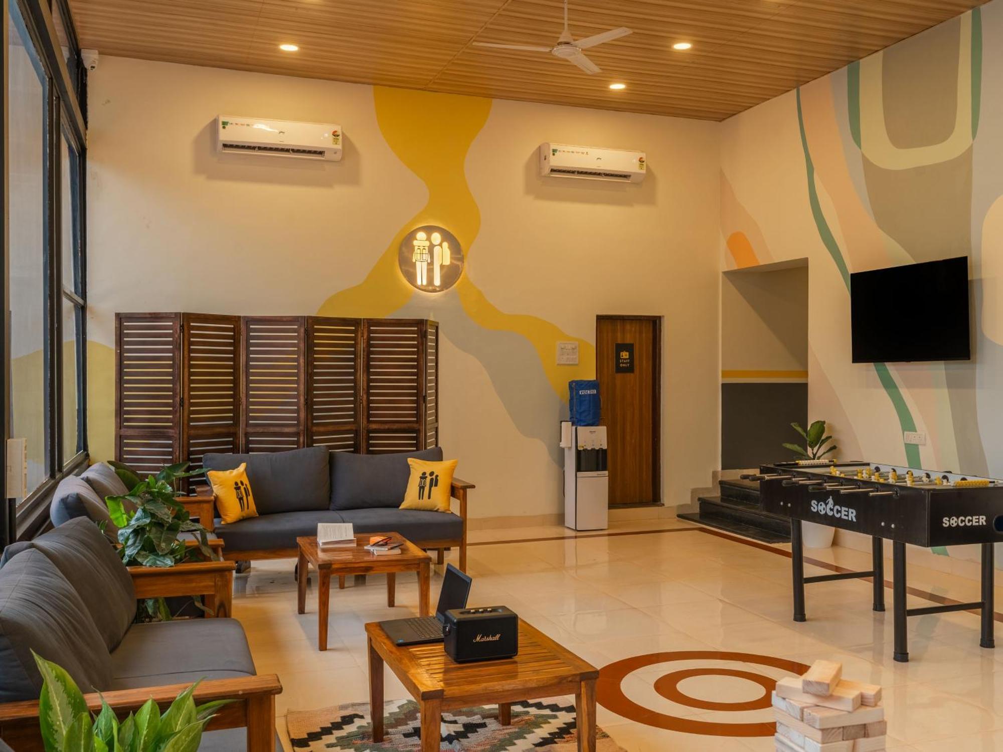 The Hosteller Lonavala, City Centre Exterior foto