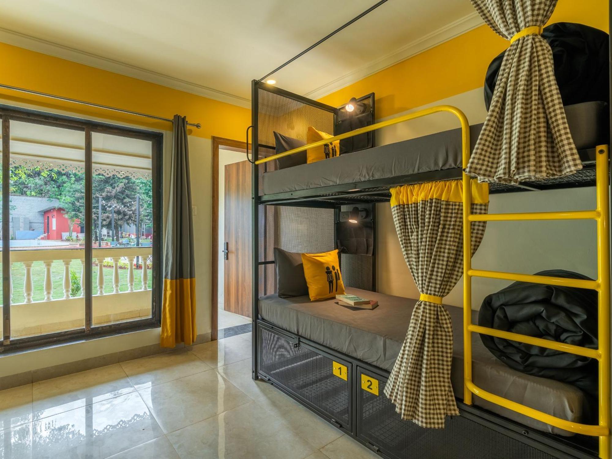 The Hosteller Lonavala, City Centre Exterior foto